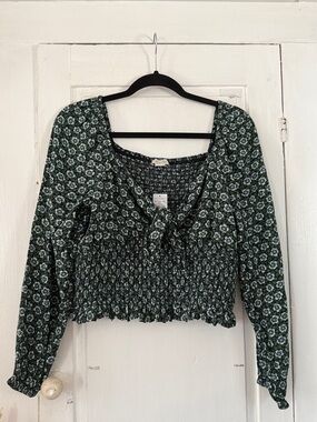 NWT American Eagle Floral Smocked Long-Sleeve Crop Top - Green